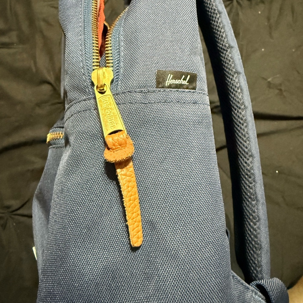 Herschel Backpack - Picture 5 of 11